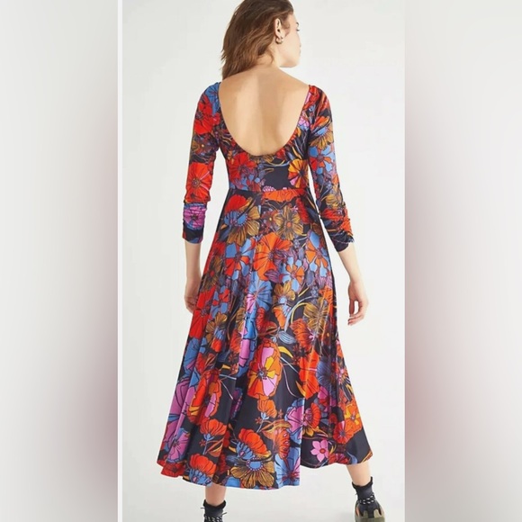 FREE PEOPLE - First Date Maxi Dress. Scoop Neck and Scoop Back. Large - Picture 10 of 10